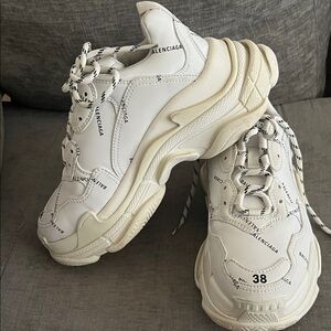 Women’s Balenciaga sneakers